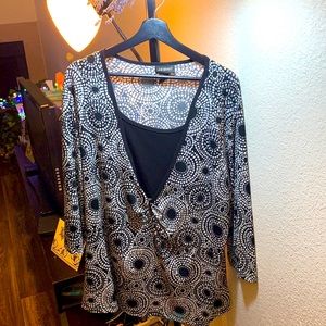 Dressy & stylish plus size blouse Lane Bryant like new!!! 22/24 97% polyester